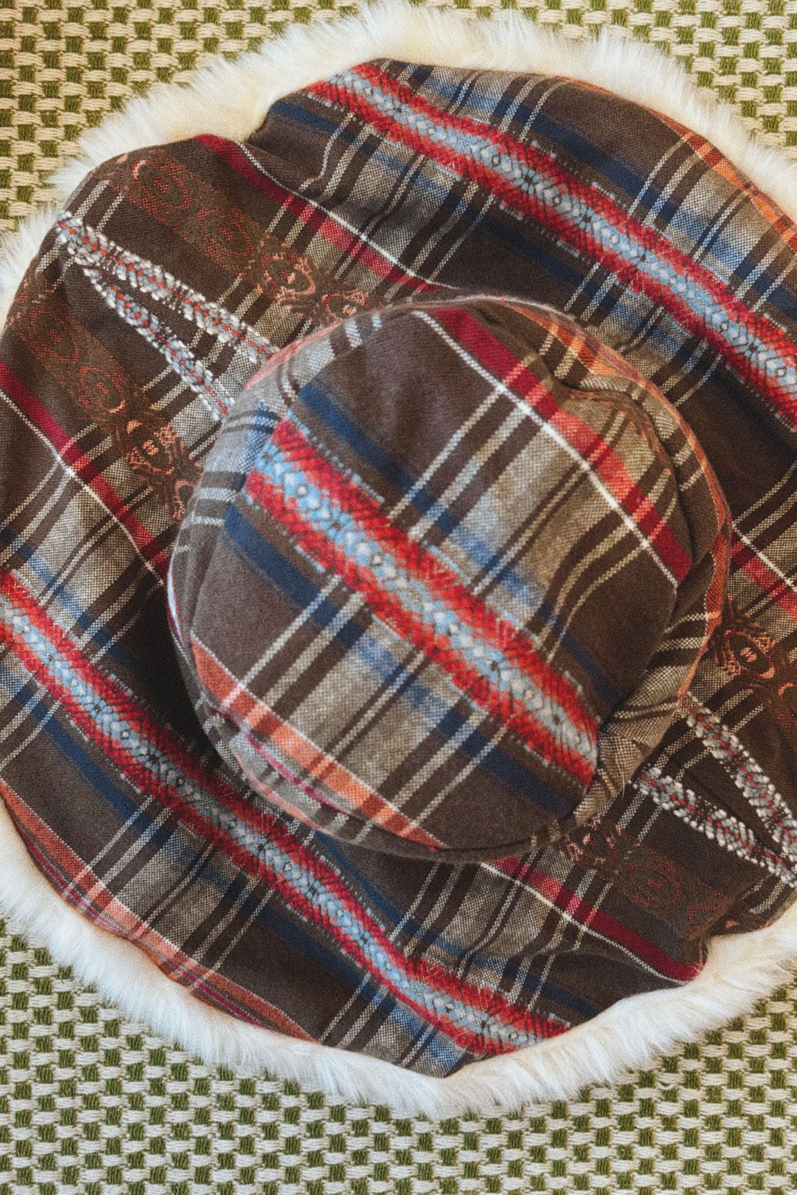 Sombrero Dolomitas - Cuadros Franela Caqui